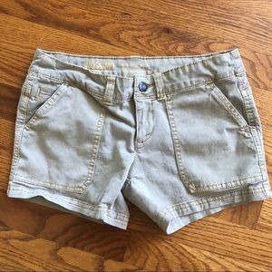 Mossimo tan mid rise midi Shorts with pockets size 00